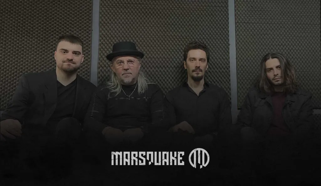 Marsquake - foto grup cu logo